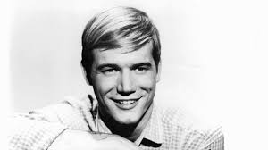 Fans Say Goodbye to Gunsmoke’s Beloved Deputy as Roger Ewing Dies at 83